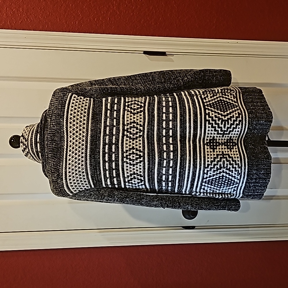 INTERMIX Sweater - Picture 3 of 7